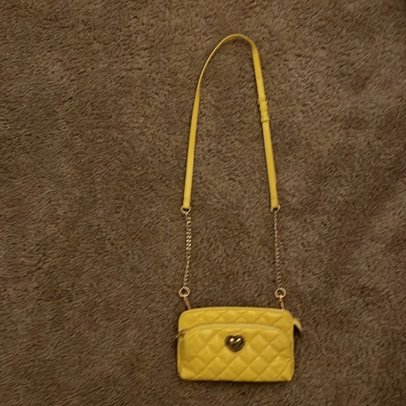 Betsey Johnson small quilted yellow crossbody purse with gold tone accents - Picture 2 of 6